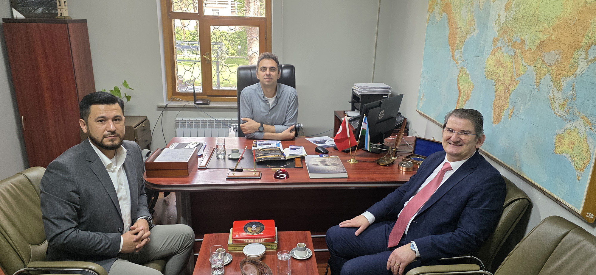 Arbeitsbesuch bei der Botschaft der Türkei in Usbekistan